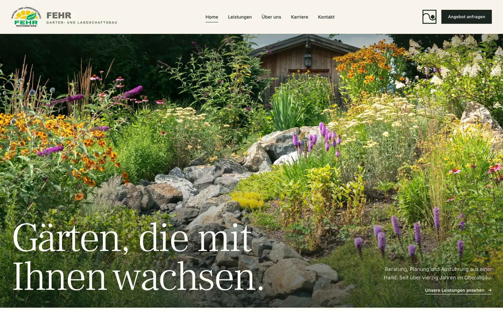 Startseite von fehr-gartenbau.de mit formatfüllendem Gartenfilm und der Überschrift Gärten, die mit Ihnen wachsen